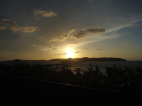 夕日と角島大橋